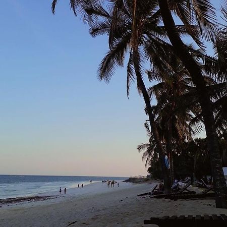 Tiwi Beach Resort & Spa Момбаса Экстерьер фото