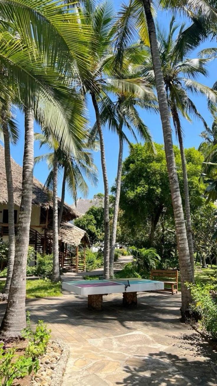 Tiwi Beach Resort & Spa Момбаса Экстерьер фото